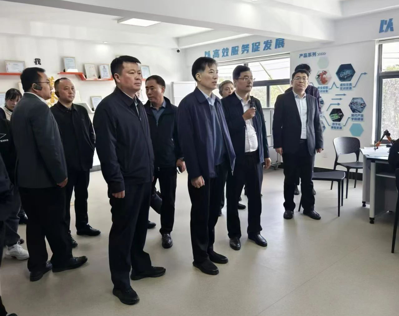 鹽南高新區(qū)唐書記蒞臨我司進行實地考察與指導(dǎo)
